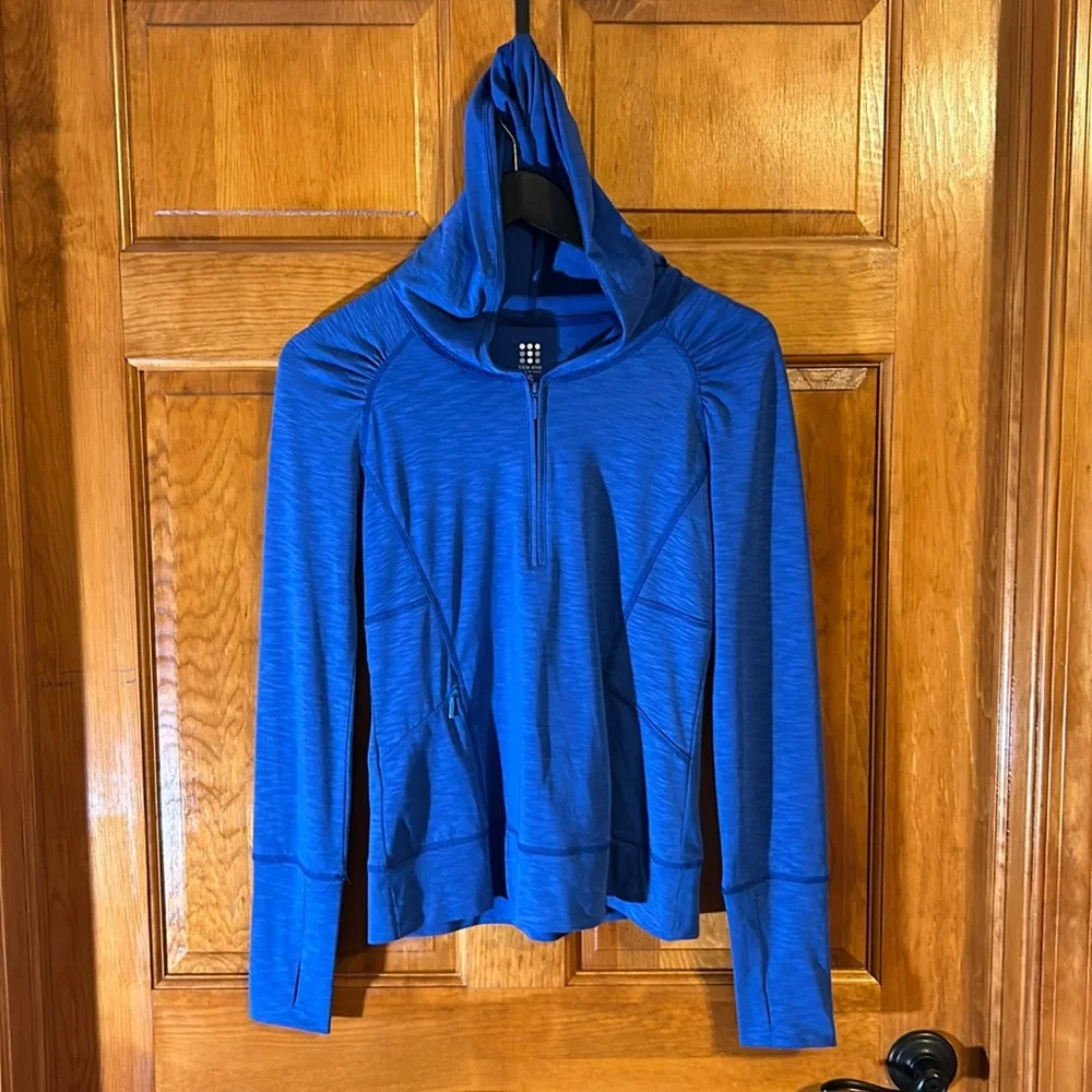 Title Nine Women’s 1/4 Zip Hooded Pull Over W/Thumb hole/Small zip Pocket Sm-EUC